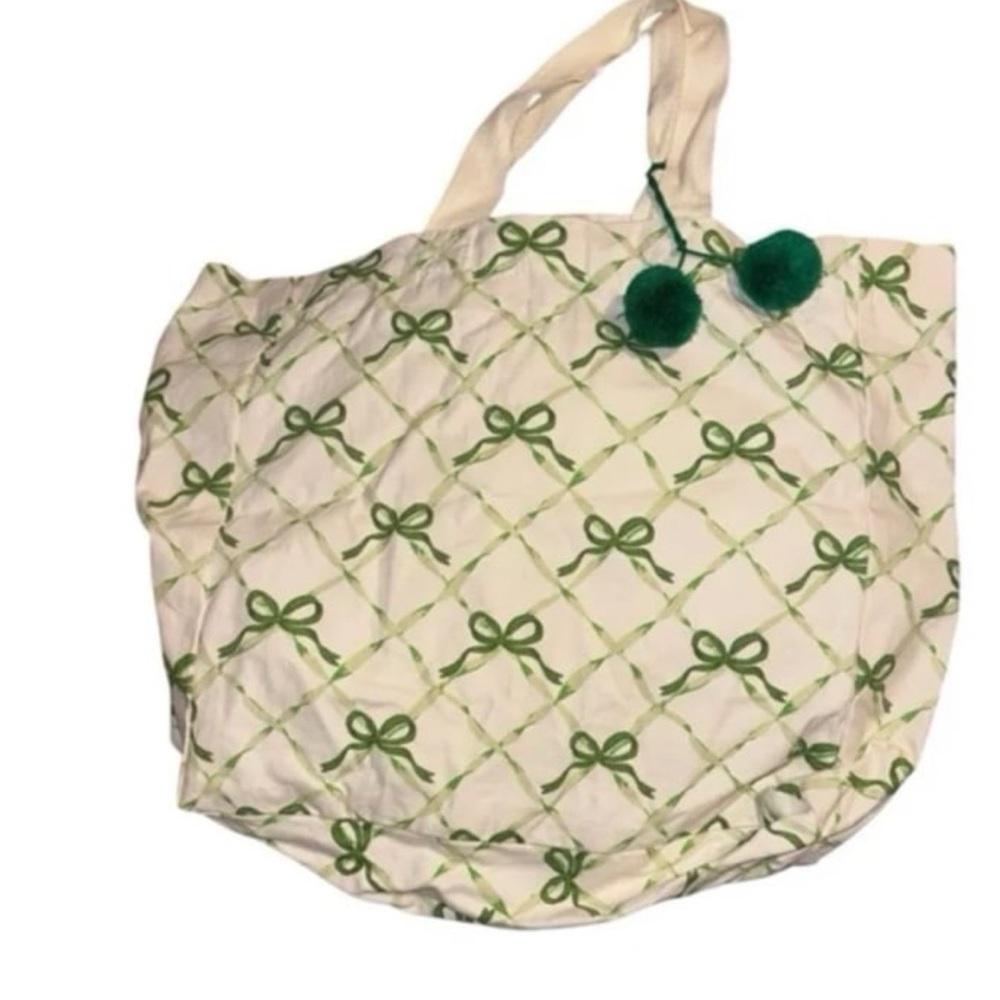 Rachel Zoe White Tote with Green Bow Pattern
